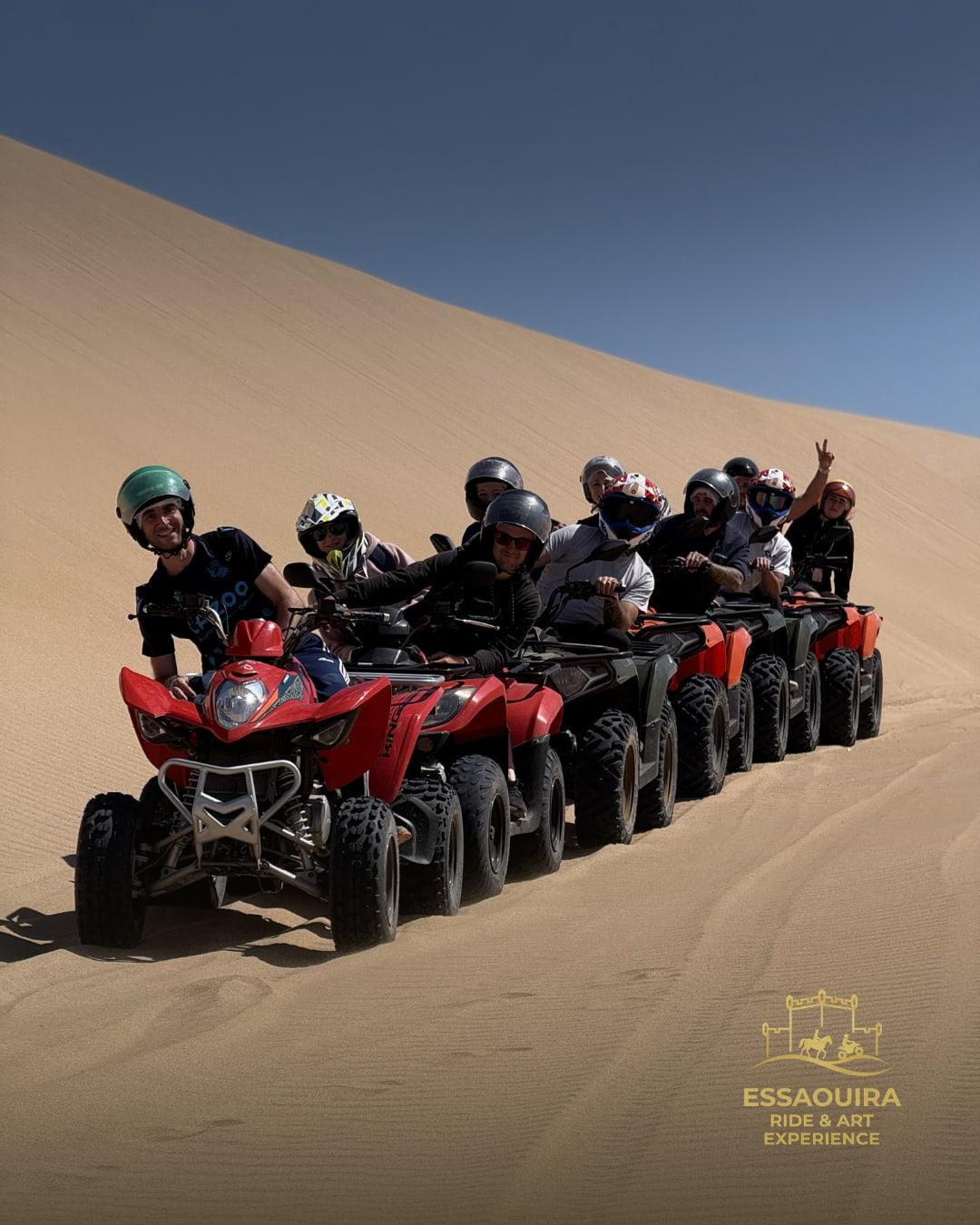 Quad sur les dunes au-dessus d'Essaouira